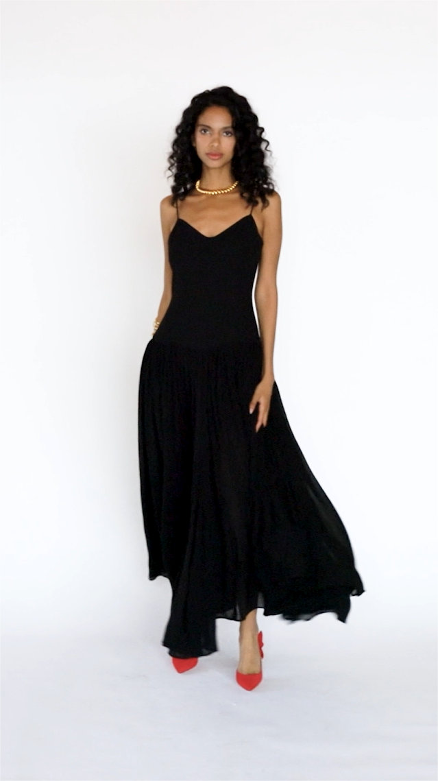 Pearl Chiffon Maxi Dress with Gathered Skirt – Black, Video