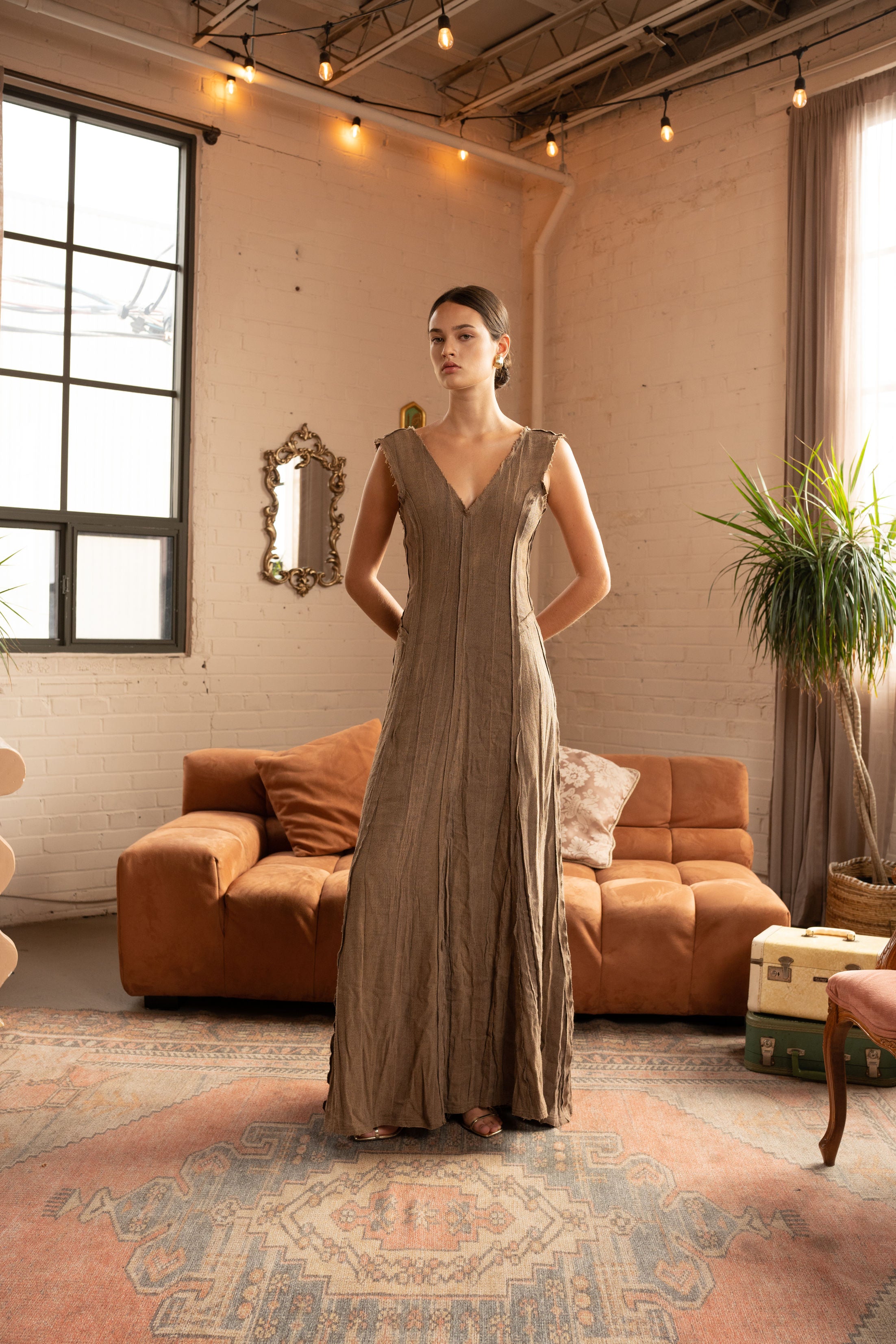 Linen-Blend V-Neck Maxi Dress with Natural Texture – Earth Brown