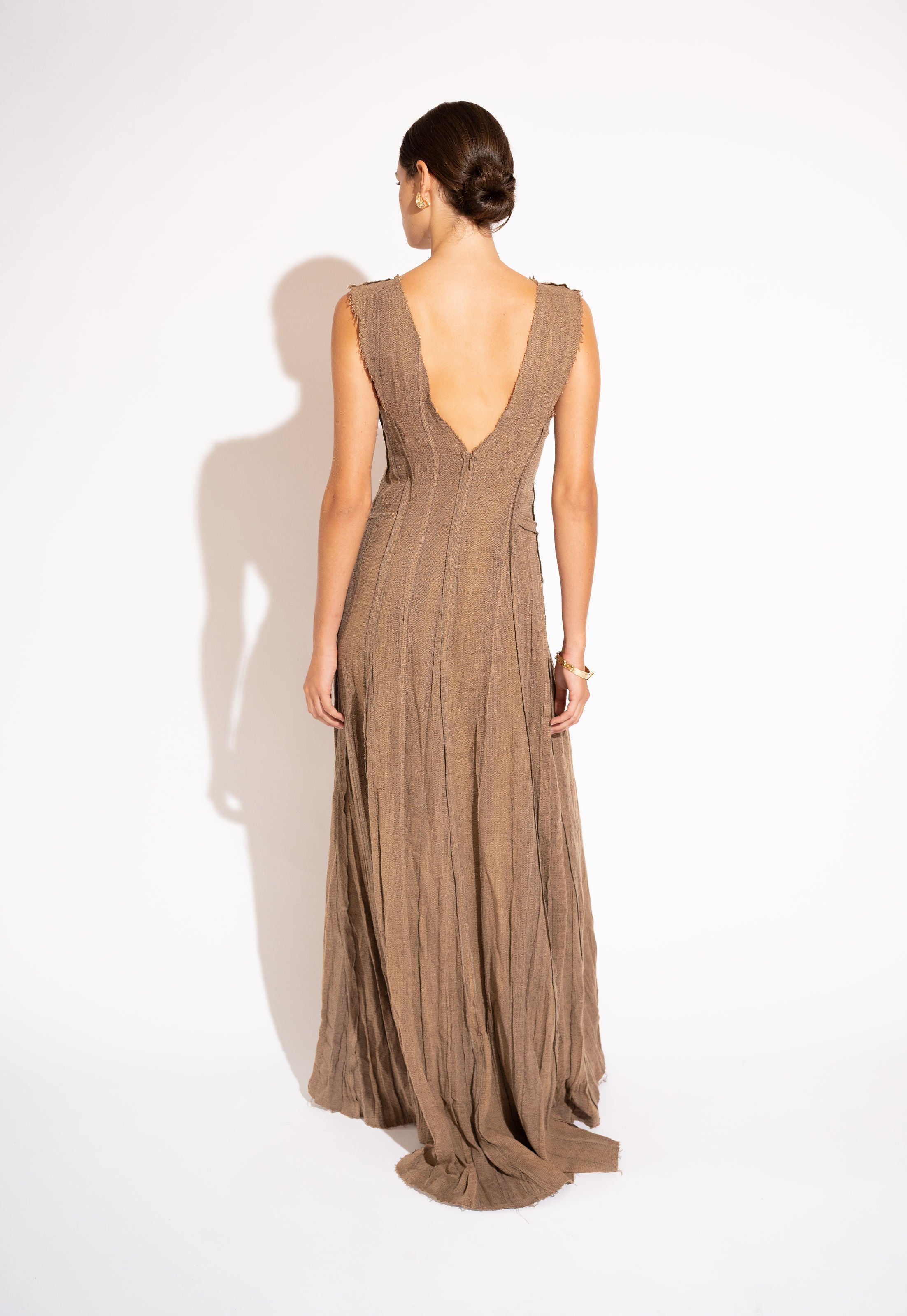 Linen-Blend V-Neck Maxi Dress with Natural Texture – Earth Brown, Back View